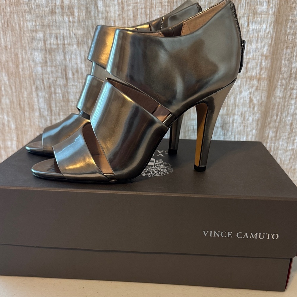 Vince Camuto Steel Mirror Metallic